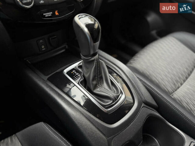 Белый Ниссан Rogue, объемом двигателя 2.49 л и пробегом 133 тыс. км за 13900 $, фото 53 на Automoto.ua