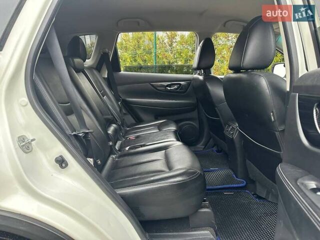 Белый Ниссан Rogue, объемом двигателя 2.49 л и пробегом 112 тыс. км за 13690 $, фото 10 на Automoto.ua