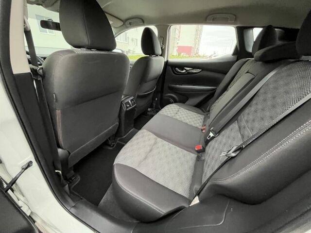 Белый Ниссан Rogue, объемом двигателя 2 л и пробегом 76 тыс. км за 14900 $, фото 6 на Automoto.ua
