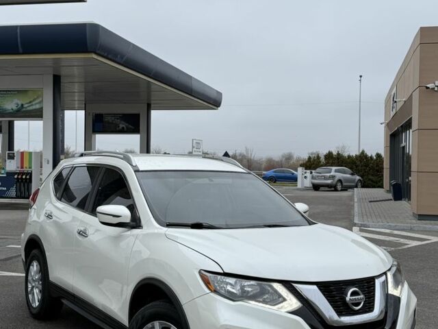 Белый Ниссан Rogue, объемом двигателя 2.5 л и пробегом 108 тыс. км за 15400 $, фото 1 на Automoto.ua