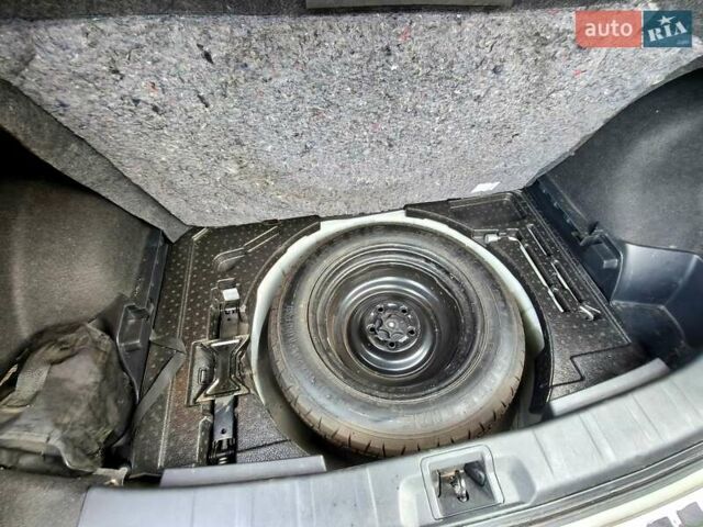 Білий Ніссан Rogue, об'ємом двигуна 2 л та пробігом 134 тис. км за 15300 $, фото 15 на Automoto.ua