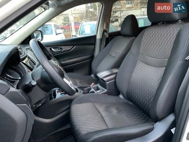 Белый Ниссан Rogue, объемом двигателя 2.5 л и пробегом 144 тыс. км за 14890 $, фото 27 на Automoto.ua