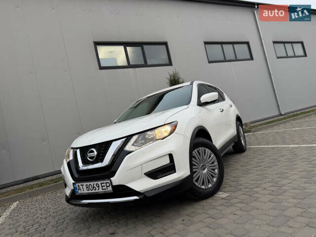 Белый Ниссан Rogue, объемом двигателя 2.5 л и пробегом 50 тыс. км за 16499 $, фото 5 на Automoto.ua
