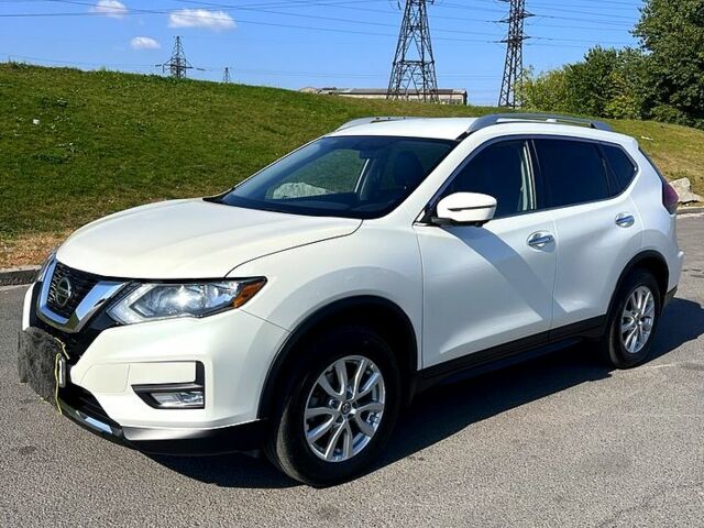 Белый Ниссан Rogue, объемом двигателя 2.5 л и пробегом 100 тыс. км за 15200 $, фото 4 на Automoto.ua