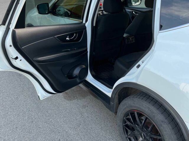 Белый Ниссан Rogue, объемом двигателя 2.5 л и пробегом 153 тыс. км за 16500 $, фото 21 на Automoto.ua