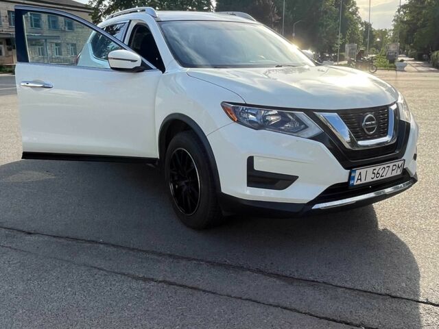 Белый Ниссан Rogue, объемом двигателя 2.5 л и пробегом 153 тыс. км за 16500 $, фото 3 на Automoto.ua