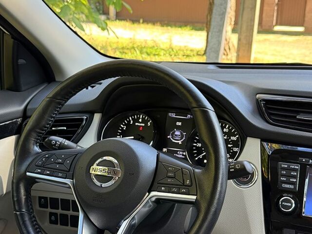 Белый Ниссан Rogue, объемом двигателя 2 л и пробегом 55 тыс. км за 15000 $, фото 7 на Automoto.ua