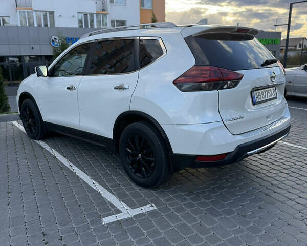 Белый Ниссан Rogue, объемом двигателя 2.49 л и пробегом 107 тыс. км за 15800 $, фото 4 на Automoto.ua