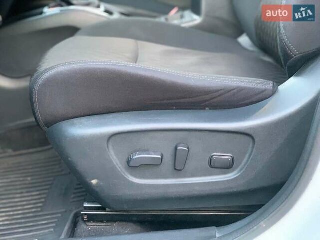 Белый Ниссан Rogue, объемом двигателя 2.5 л и пробегом 144 тыс. км за 14890 $, фото 25 на Automoto.ua