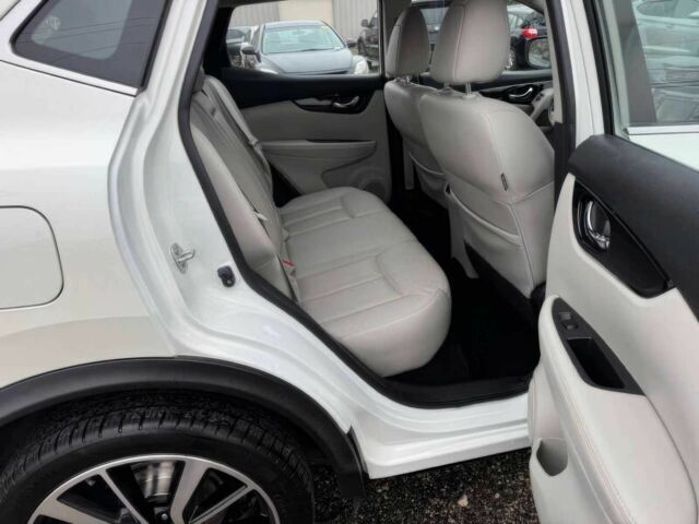 Белый Ниссан Rogue, объемом двигателя 2 л и пробегом 34 тыс. км за 1900 $, фото 10 на Automoto.ua