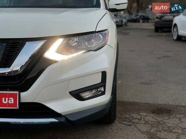 Белый Ниссан Rogue, объемом двигателя 2.5 л и пробегом 144 тыс. км за 14890 $, фото 11 на Automoto.ua