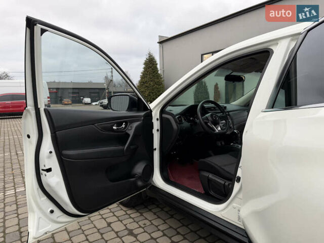 Белый Ниссан Rogue, объемом двигателя 2.5 л и пробегом 50 тыс. км за 16499 $, фото 33 на Automoto.ua