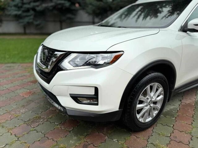Белый Ниссан Rogue, объемом двигателя 2.5 л и пробегом 120 тыс. км за 13000 $, фото 7 на Automoto.ua