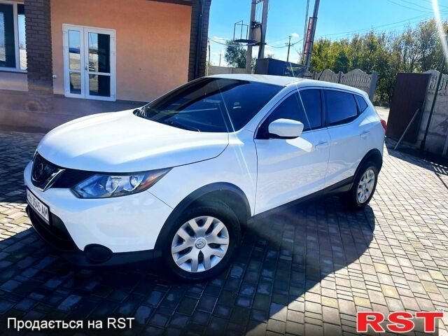 Белый Ниссан Rogue, объемом двигателя 2 л и пробегом 98 тыс. км за 14700 $, фото 2 на Automoto.ua