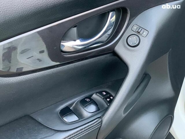 Белый Ниссан Rogue, объемом двигателя 2.5 л и пробегом 144 тыс. км за 14890 $, фото 24 на Automoto.ua