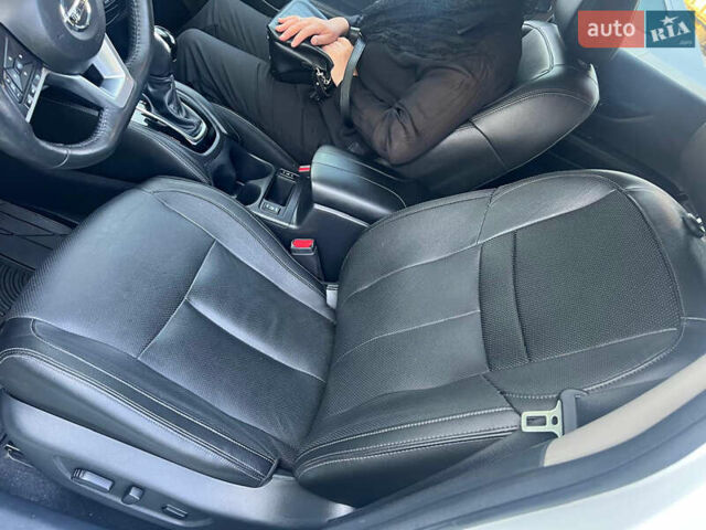 Білий Ніссан Rogue, об'ємом двигуна 2.49 л та пробігом 76 тис. км за 17500 $, фото 6 на Automoto.ua