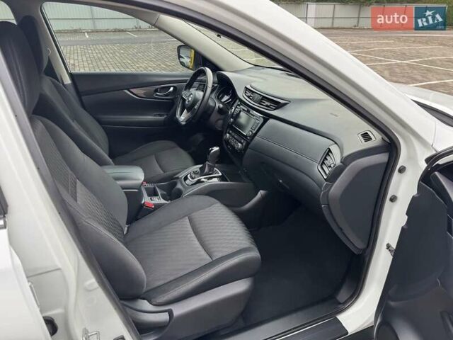 Белый Ниссан Rogue, объемом двигателя 2.5 л и пробегом 113 тыс. км за 14999 $, фото 18 на Automoto.ua