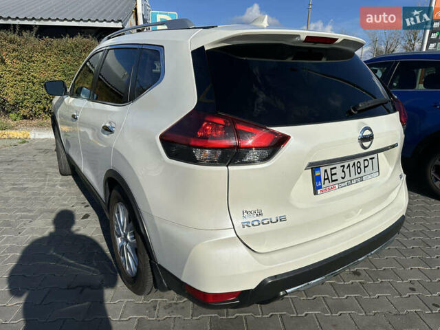 Белый Ниссан Rogue, объемом двигателя 2.49 л и пробегом 73 тыс. км за 18400 $, фото 7 на Automoto.ua
