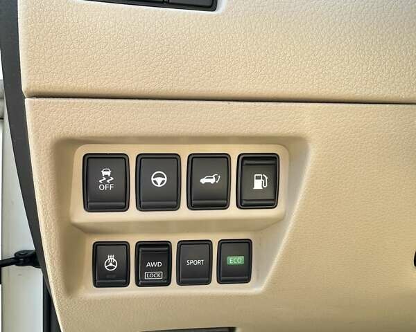 Белый Ниссан Rogue, объемом двигателя 2.49 л и пробегом 89 тыс. км за 18500 $, фото 2 на Automoto.ua