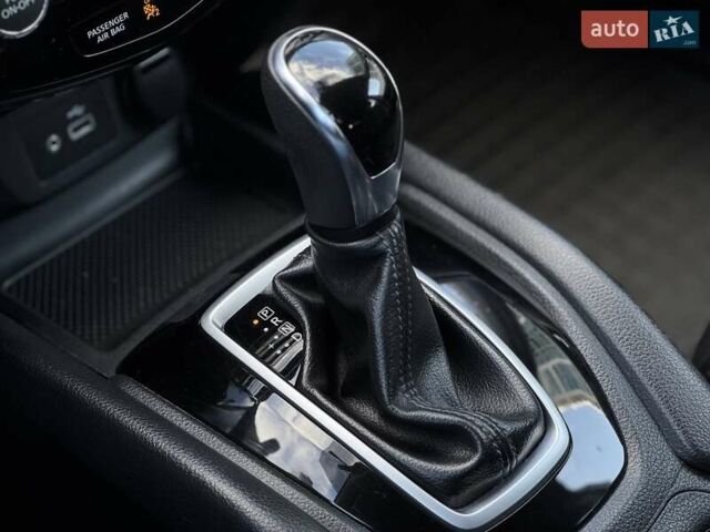 Белый Ниссан Rogue, объемом двигателя 2.49 л и пробегом 100 тыс. км за 15499 $, фото 46 на Automoto.ua