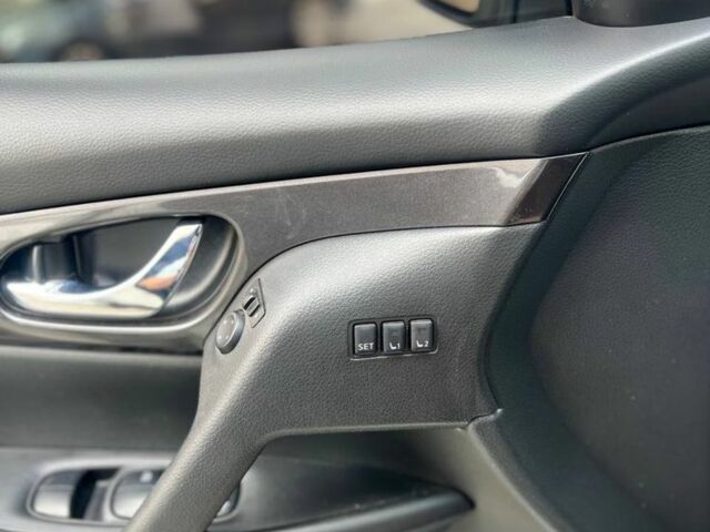 Білий Ніссан Rogue, об'ємом двигуна 2.5 л та пробігом 92 тис. км за 18700 $, фото 13 на Automoto.ua