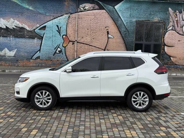 Белый Ниссан Rogue, объемом двигателя 2.5 л и пробегом 113 тыс. км за 14999 $, фото 3 на Automoto.ua