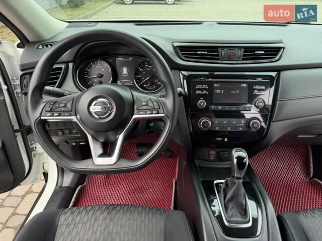 Белый Ниссан Rogue, объемом двигателя 2.5 л и пробегом 50 тыс. км за 16499 $, фото 54 на Automoto.ua