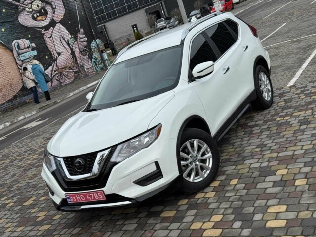 Белый Ниссан Rogue, объемом двигателя 2.5 л и пробегом 113 тыс. км за 14999 $, фото 1 на Automoto.ua