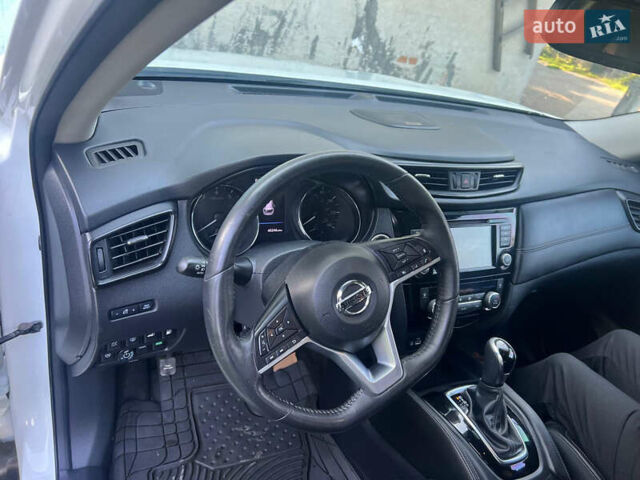 Білий Ніссан Rogue, об'ємом двигуна 2.49 л та пробігом 76 тис. км за 17500 $, фото 5 на Automoto.ua