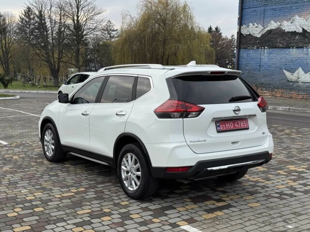 Белый Ниссан Rogue, объемом двигателя 2.5 л и пробегом 113 тыс. км за 14999 $, фото 6 на Automoto.ua