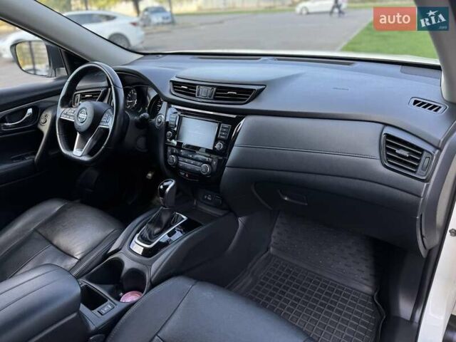 Белый Ниссан Rogue, объемом двигателя 2.49 л и пробегом 100 тыс. км за 15499 $, фото 16 на Automoto.ua