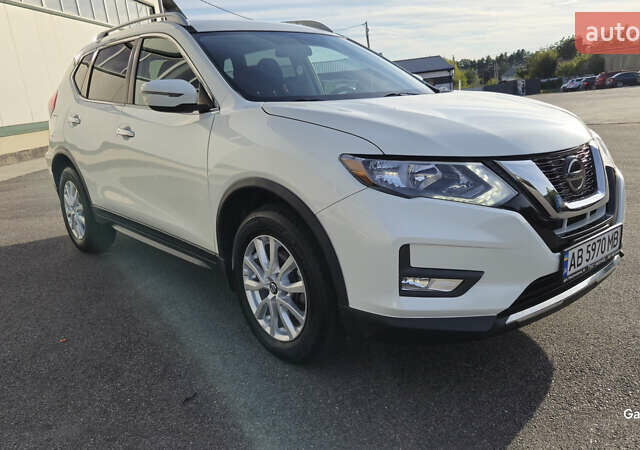 Белый Ниссан Rogue, объемом двигателя 2.49 л и пробегом 128 тыс. км за 15200 $, фото 5 на Automoto.ua