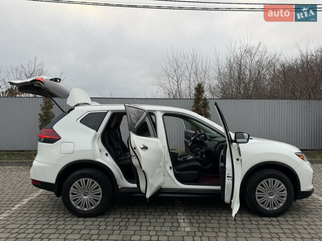 Белый Ниссан Rogue, объемом двигателя 2.5 л и пробегом 50 тыс. км за 16499 $, фото 24 на Automoto.ua