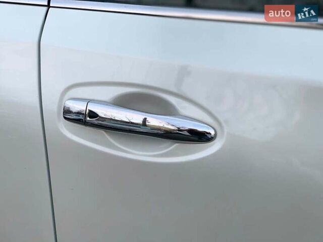 Белый Ниссан Rogue, объемом двигателя 2.5 л и пробегом 144 тыс. км за 14890 $, фото 4 на Automoto.ua