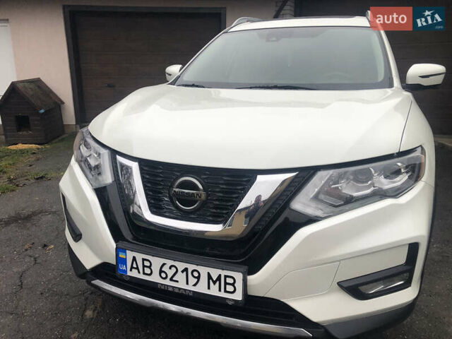 Белый Ниссан Rogue, объемом двигателя 2.49 л и пробегом 124 тыс. км за 17900 $, фото 1 на Automoto.ua