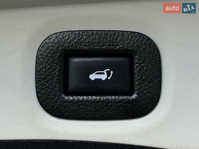 Белый Ниссан Rogue, объемом двигателя 2.49 л и пробегом 100 тыс. км за 15499 $, фото 58 на Automoto.ua