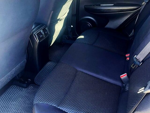 Белый Ниссан Rogue, объемом двигателя 2 л и пробегом 98 тыс. км за 14700 $, фото 5 на Automoto.ua