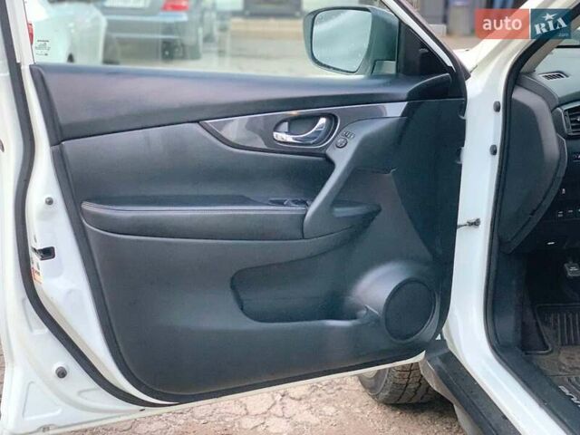 Белый Ниссан Rogue, объемом двигателя 2.5 л и пробегом 144 тыс. км за 14890 $, фото 23 на Automoto.ua