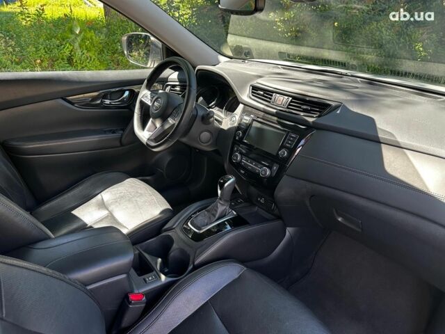 Белый Ниссан Rogue, объемом двигателя 2.5 л и пробегом 119 тыс. км за 16990 $, фото 25 на Automoto.ua