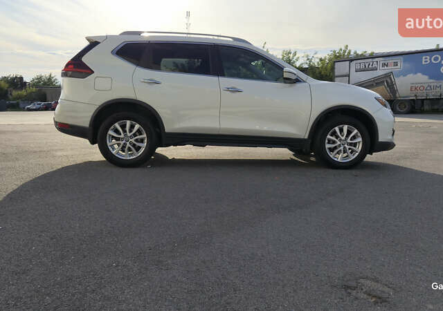 Белый Ниссан Rogue, объемом двигателя 2.49 л и пробегом 128 тыс. км за 15200 $, фото 3 на Automoto.ua
