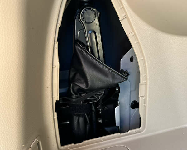 Білий Ніссан Rogue, об'ємом двигуна 2.5 л та пробігом 117 тис. км за 17800 $, фото 13 на Automoto.ua