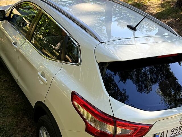 Белый Ниссан Rogue, объемом двигателя 2 л и пробегом 55 тыс. км за 15000 $, фото 5 на Automoto.ua