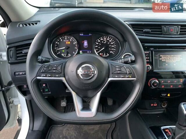 Белый Ниссан Rogue, объемом двигателя 2.5 л и пробегом 144 тыс. км за 14890 $, фото 29 на Automoto.ua