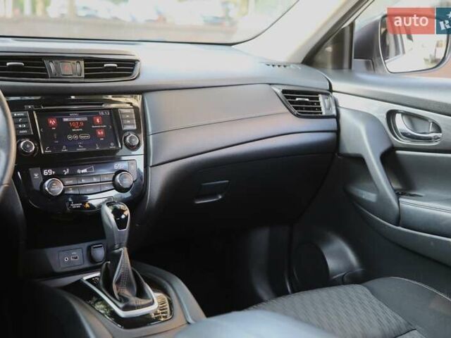 Білий Ніссан Rogue, об'ємом двигуна 2.49 л та пробігом 74 тис. км за 16500 $, фото 12 на Automoto.ua