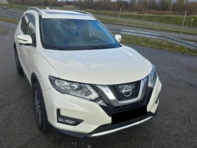 Белый Ниссан Rogue, объемом двигателя 0 л и пробегом 63 тыс. км за 10400 $, фото 5 на Automoto.ua