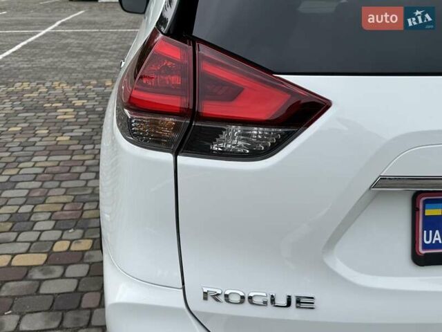 Белый Ниссан Rogue, объемом двигателя 2.5 л и пробегом 113 тыс. км за 14999 $, фото 76 на Automoto.ua