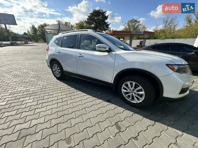 Белый Ниссан Rogue, объемом двигателя 2.49 л и пробегом 73 тыс. км за 18400 $, фото 4 на Automoto.ua