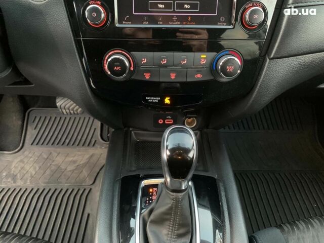 Белый Ниссан Rogue, объемом двигателя 2.5 л и пробегом 144 тыс. км за 14890 $, фото 32 на Automoto.ua