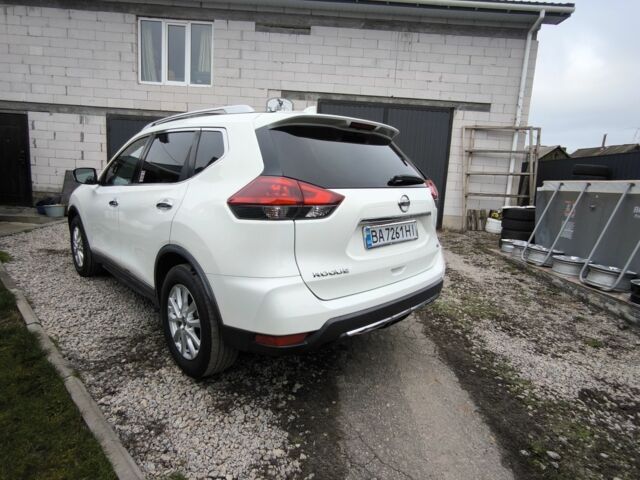 Білий Ніссан Rogue, об'ємом двигуна 0 л та пробігом 105 тис. км за 330 $, фото 3 на Automoto.ua
