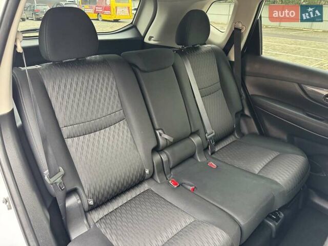 Белый Ниссан Rogue, объемом двигателя 2.5 л и пробегом 113 тыс. км за 14999 $, фото 21 на Automoto.ua